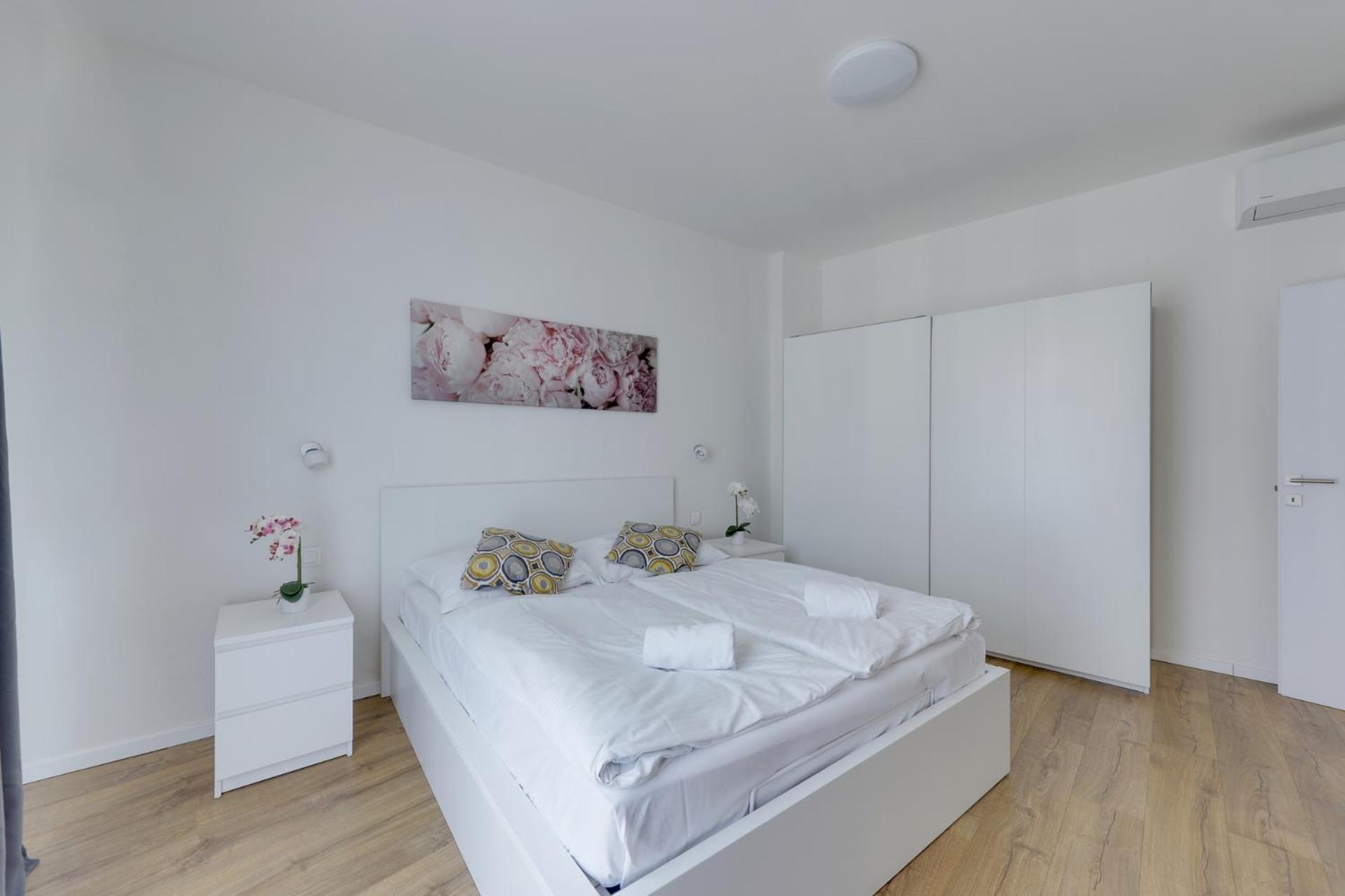Shon Apartment Old Town Bratislava Dış mekan fotoğraf